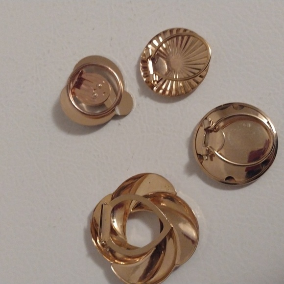 Set of 4 vintage gold tone scarf clips can be worn as pendants too - Picture 6 of 6